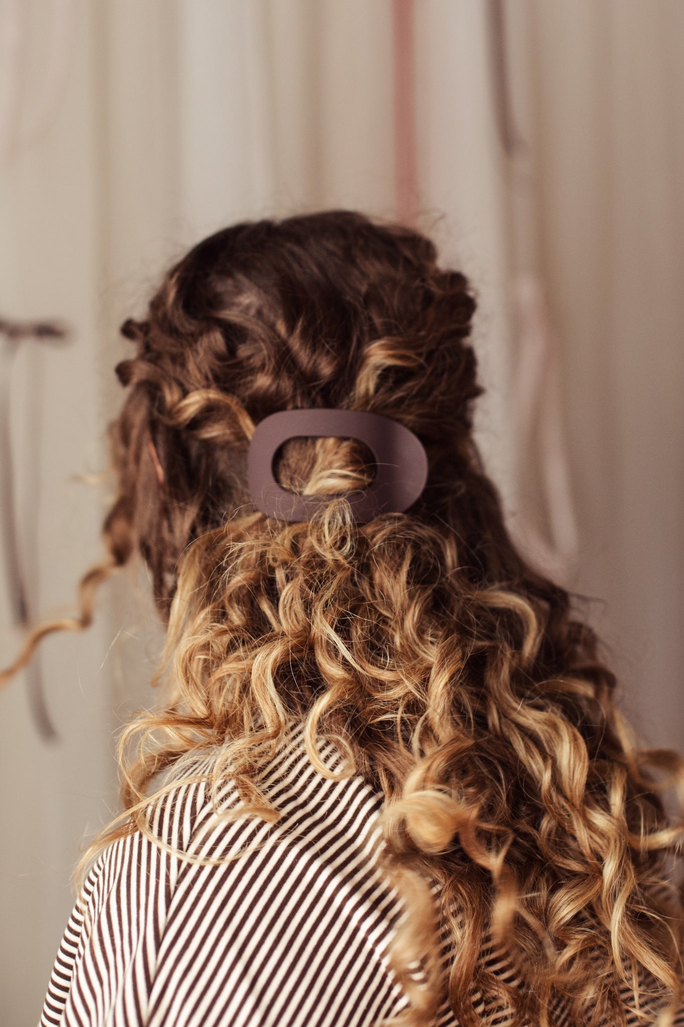 Espresso Oval Claw Clip