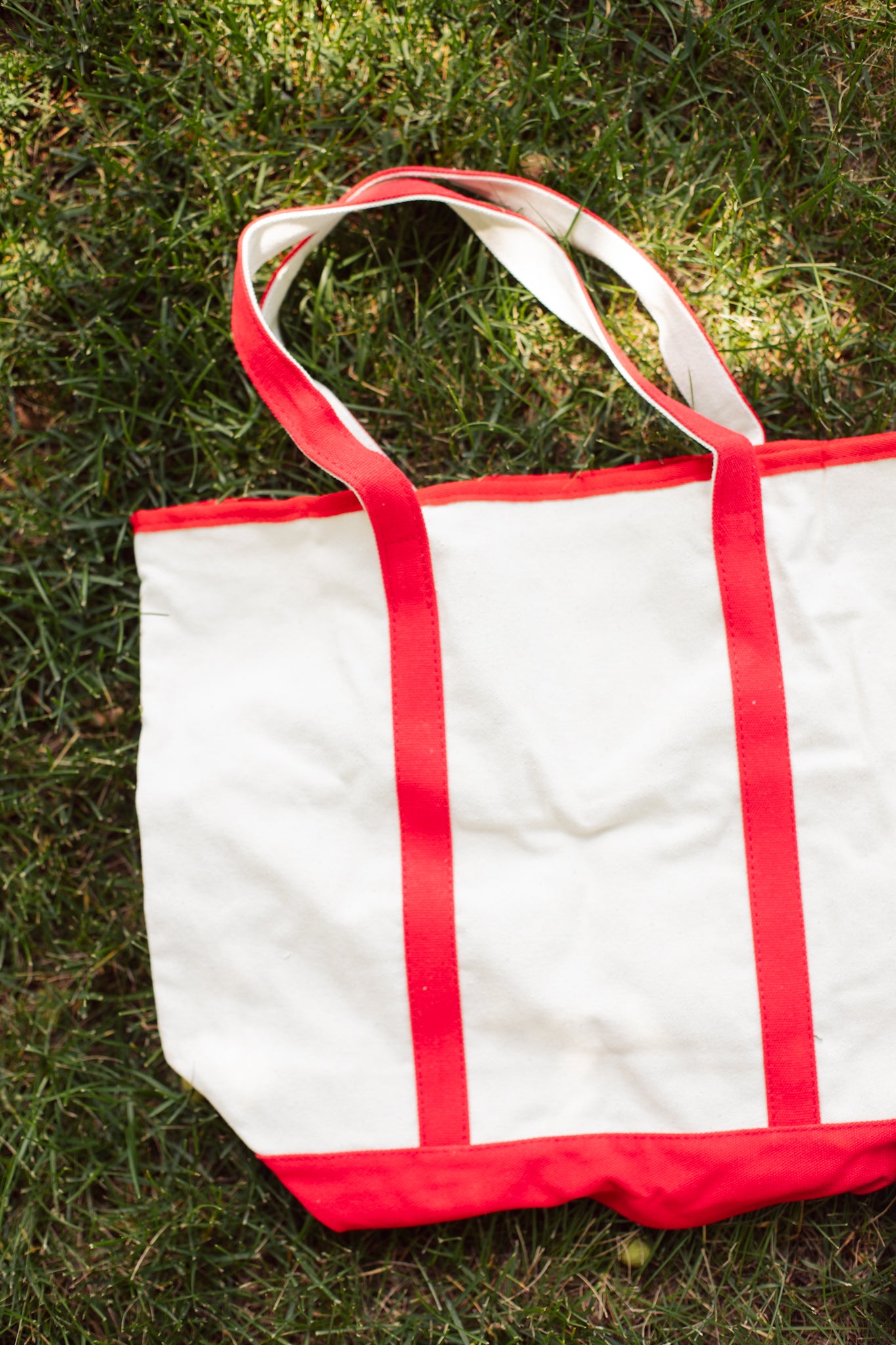 Pin Me Pretty Tote - Red