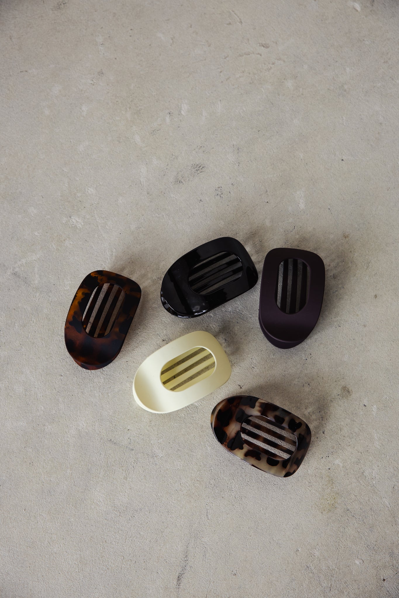 Oval Hair Clip - Black